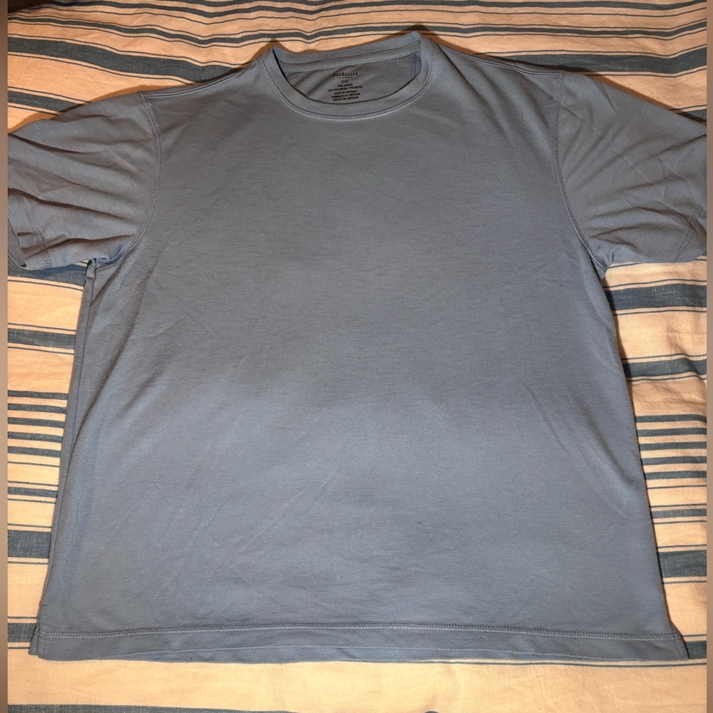 Simple Men’s Light Blue Tee